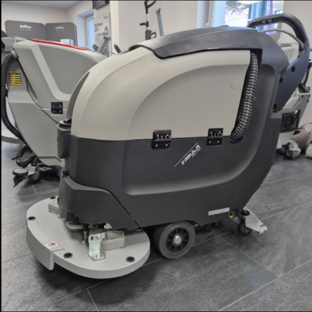 duża dwu szczotkowa maszyna do czyszczenia podłóg w przemyśle