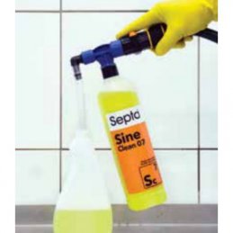 SM 4 przenośny system dozujący do precycyjnego rozcieńczania koncentratów z butelek 1L