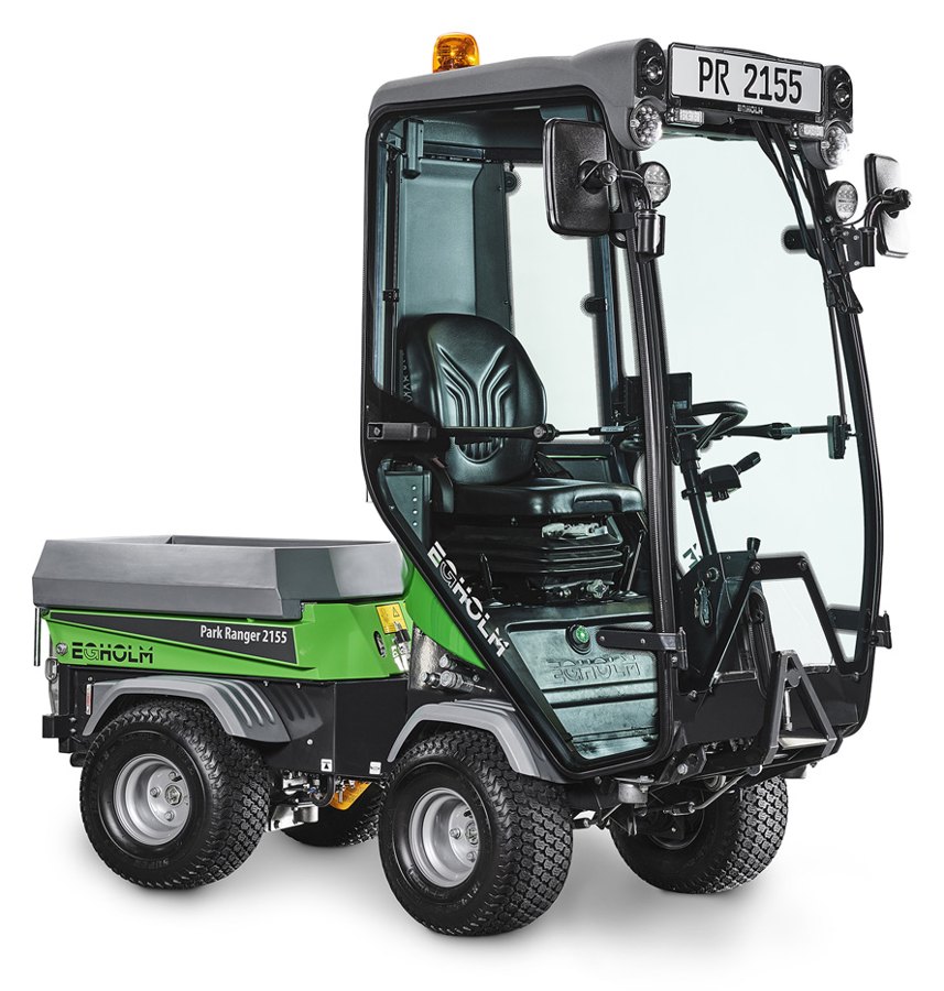 Egholm Park Ranger 2155 z kabiną na białym tle