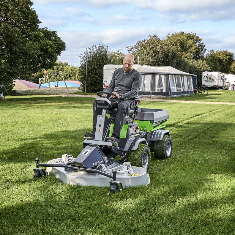 Park Ranger 2155e kosi trawnik kosiarką obrotową