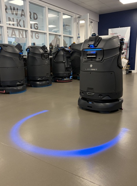 Robot AI na hali produkcyjnej